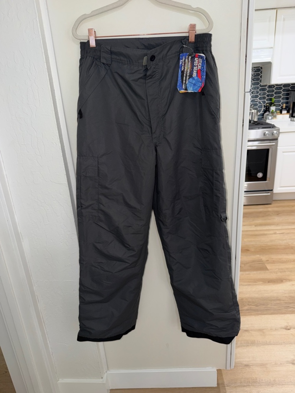 NWOT Iceburg Snow Pants | L